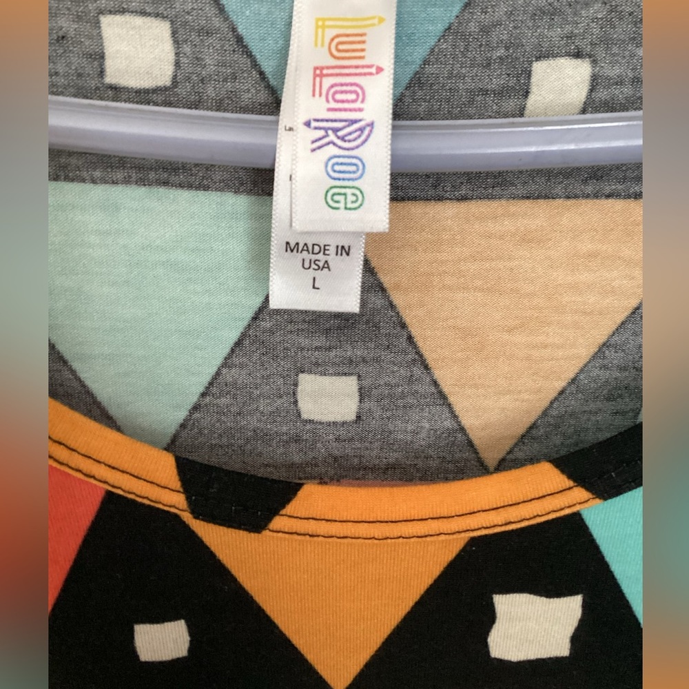 LuLaRoe Top size L - Picture 4 of 4